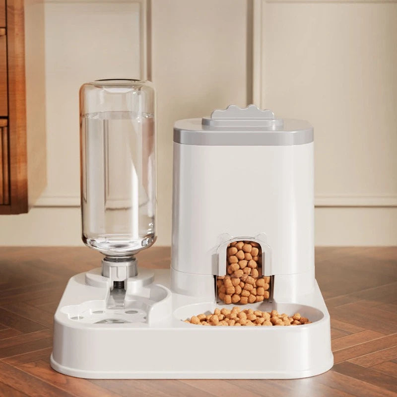 Dispensador automático de agua con sistema de alimentación integrado